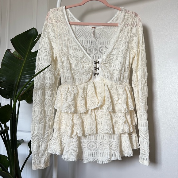 *Sold* Free People Ivory Lace Ruffled Buttoned Tunic Blouse with Tiered Design - Picture 2 of 10